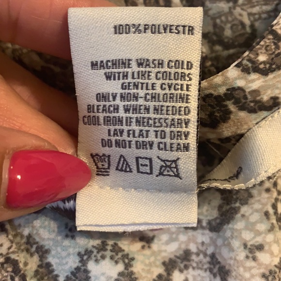 American red button down blouse size small - Picture 7 of 7